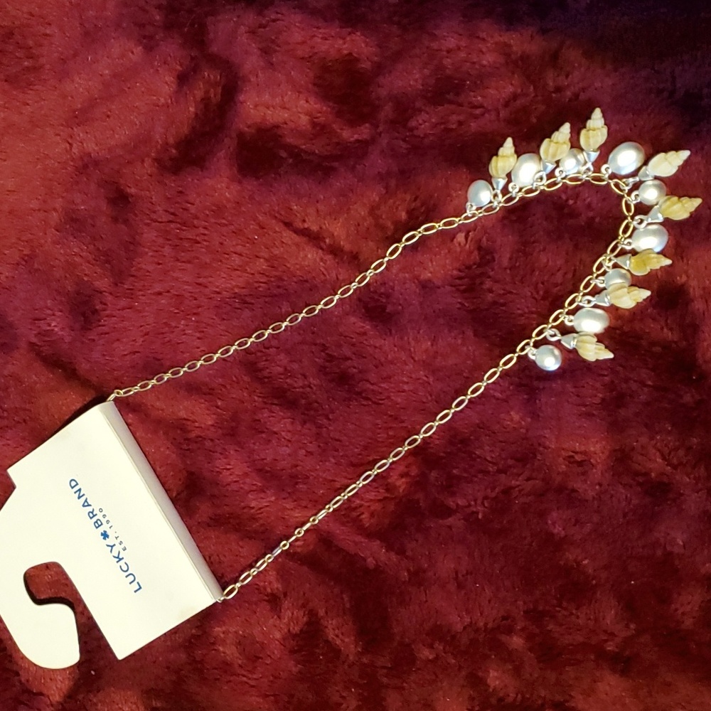 Shell Necklace - Picture 2 of 6